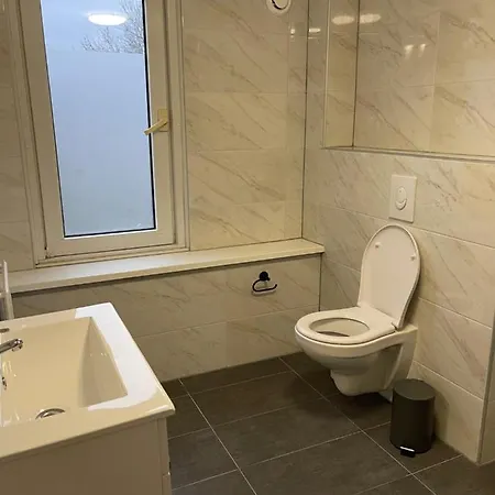 Sint-maria Next Door * 法尔肯堡