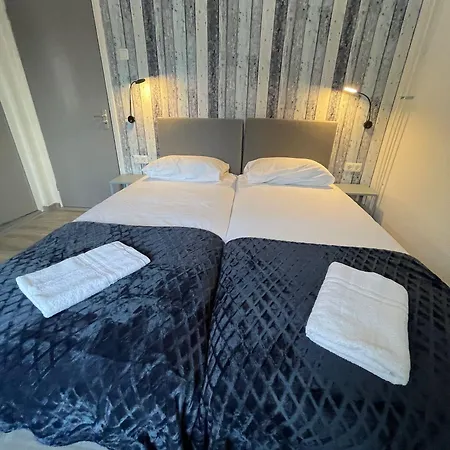 Sint-maria Next Door * 法尔肯堡