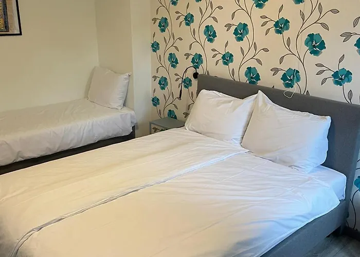 Sint-maria Next Door Отель