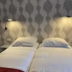 Sint-maria Next Door